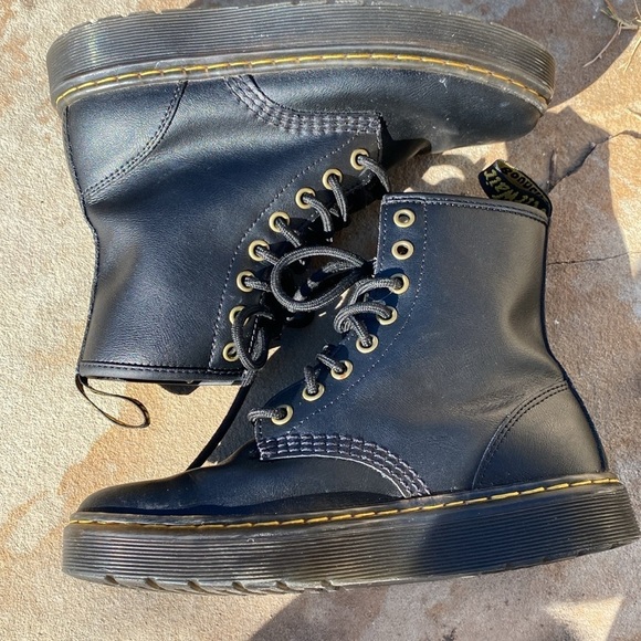 Dr. Martens Zavala size 5 platform combat boot brass tone eyelets - Picture 5 of 9